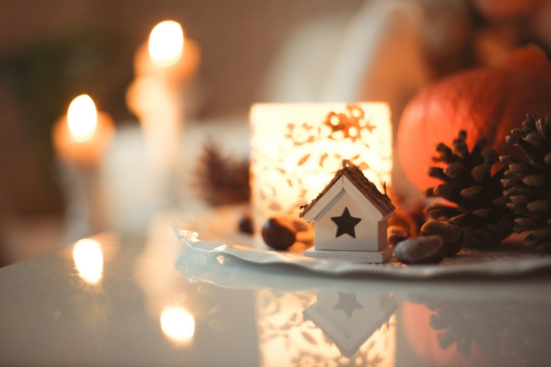 Herfstkrans met pompoenen en esdoornbladeren. Herfstkrans met pompoenen en esdoornbladeren.